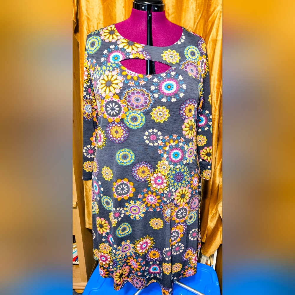 Floral Patterned Women's Tunic in Gray